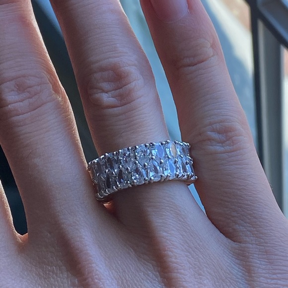 New Beautiful Silver color Diamonds Ring - Picture 7 of 10